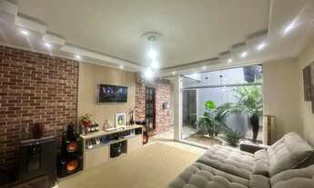 Imagem: Casa com piscina à venda no bairro Bosque