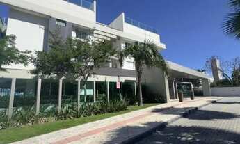 Imagem 2: Cobertura totalmente mobiliada e decorada em condomínio com infra completa e frente mar no