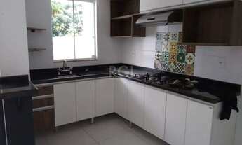 Imagem 2: Casa linda com vista para o Rio com 3 pavimentos com duas suíte