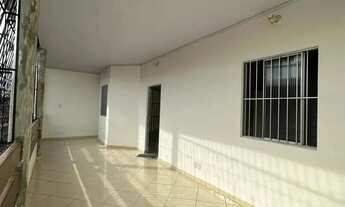 Imagem 2: Térrea para aluguel e venda possui 250 metros quadrados com 8 quartos em Centro - Camaçari