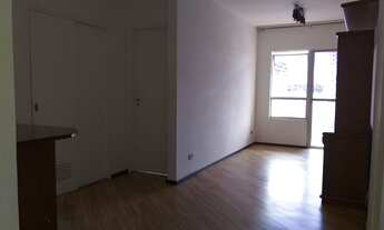 Imagem 3: Amplo Apartamento, com Varanda e Vaga de Garagem. Ótima Localização