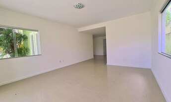 Imagem 2: Casa de condomínio sobrado para venda tem 320 metros quadrados com 4 quartos