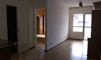 Imagem 5: Amplo Apartamento, com Varanda e Vaga de Garagem. Ótima Localização