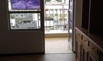 Imagem 6: Amplo Apartamento, com Varanda e Vaga de Garagem. Ótima Localização