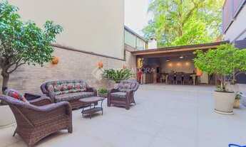 Imagem 2: Apartamento para venda possui 240 metros quadrados com 3 quartos em Auxiliadora - Porto Al