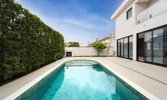 Imagem 2: Alphaville 05 Casa com 4 dormitórios