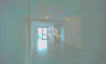 Imagem 2: Apartamento para venda tem 69 metros quadrados com 2 quartos em Abraão - Florianópolis - S