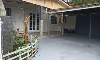 Imagem: Terreno de 352mts com 2 casas