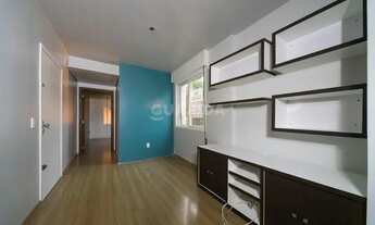 Imagem 2: Apartamento de 1 dormitório com sacada no Bairro Petrópolis, com VAGA COBERTA/SACADA!