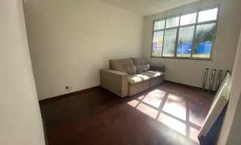 Imagem 2: Apartamento para venda possui 60 metros quadrados com 2 quartos em Icaraí - Niterói - RJ