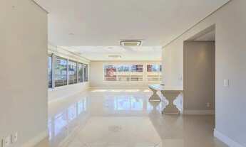 Imagem 6: Apartamento para venda possui 334 metros quadrados com 4 quartos em Auxiliadora - Porto Al