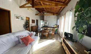 Imagem 7: Chácara para venda possui 283 metros quadrados com 3 suítes