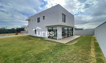 Imagem 4: Casa de condomínio sobrado para venda possui 369 metros quadrados com 5 quartos