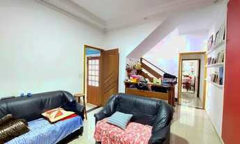 Imagem 2: Sobrado para aluguel possui 182 metros quadrados com 4 quartos