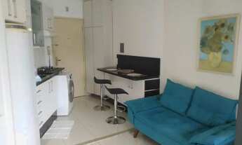 Imagem 2: Studio completamente mobiliado frente de UFSC