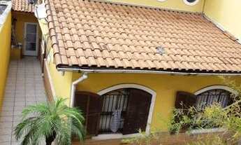 Imagem 2: Sobrado para venda possui 205 metros quadrados com 2 quartos