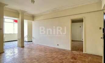 Imagem 2: GLORIA - Amplo apartamento em excelente localização