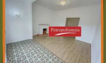 Imagem 4: Marcio PETROPOLISMAIS Vende CASA NO VALPARAÍSO COM 3 QUARTOS(1SUÍTE) + GARAGEM COBERTA