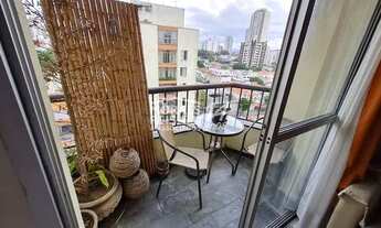 Imagem 4: Apartamento com 77m², 2 dormitórios sendo 1 suíte com armários, 1 escritório com estante e