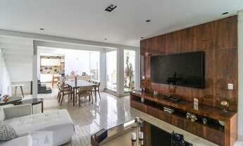 Imagem: Casa à Venda - Bosque da Saúde, 3 Quartos