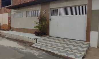 Imagem 7: Vendo casa no Cohatrac com 3 quartos sendo 2 suites - vaga p/ 2 carros - amplo quintal