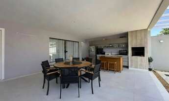 Imagem 4: Imóvel para venda possui 320 metros quadrados com 4 quartos