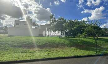 Imagem 2: Terreno no Condomínio disponível para venda no bairro Jardim Botânico em Uberlândia-MG