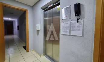 Imagem 3: Apartamento semimobiliado no bairro Santo Antônio com 2 quartos, cozinha com armários e 1