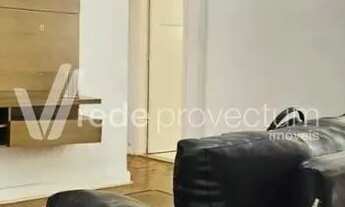 Imagem: Apartamento com varanda e vista para a praça