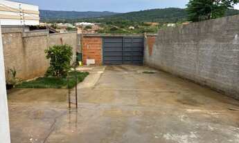 Imagem 2: Casa de 2 quartos, sala e cozinha conjugada, 1 banheiro e área de serviço