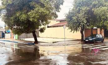 Imagem: Terreno com piso para locação Centro