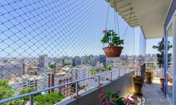 Imagem 2: Apartamento para venda possui 195 metros quadrados com 3 quartos em Auxiliadora - Porto Al