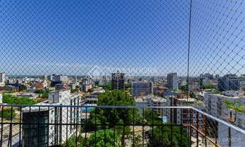 Imagem 4: Apartamento para venda possui 195 metros quadrados com 3 quartos em Auxiliadora - Porto Al