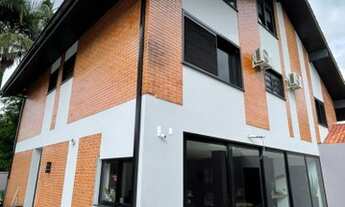 Imagem 6: Casa Alto Padrão para Venda no bairro América, Joinville / SC