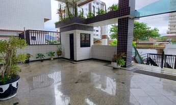 Imagem 2: Ótimo apartamento na Ocian com 57m² e uma ampla sacada vista mar