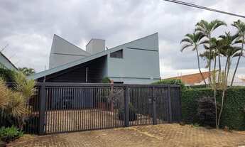 Imagem 2: Sobrado para venda possui 438 metros quadrados com 6 quartos em Centro - Araraquara - SP