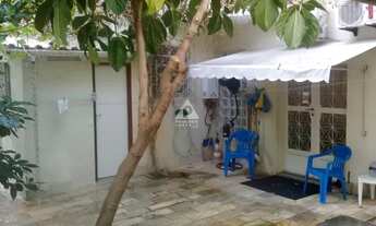 Imagem: Casa de rua à venda, 5 quartos, 2 suítes