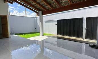 Imagem 2: Casa para venda possui 180 metros quadrados com 3 quartos em Jardim Holanda - Uberlândia