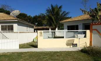 Imagem 2: Casa com suíte e quintal grande com excelente localização perto de comércios transporte es