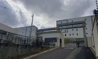 Imagem 2: Excelente apto novo, primeira locação, possui 2 dormitórios e sala com piso laminado, cozi