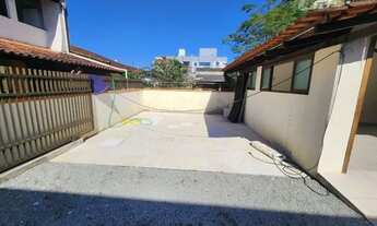 Imagem 2: Casa com 2 dormitórios para alugar, 120 m² por R$ 2.375,00/mês - Santo Antônio - Joinville