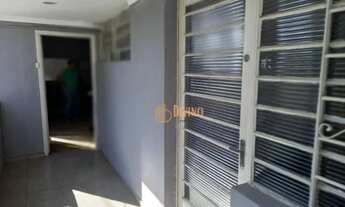 Imagem 2: Casa com 3 dormitórios para alugar por R$ 1.800/mês - Vila Jardini - Sorocaba/SP