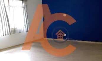 Imagem 2: Amplo apartamento de dois quartos com dependência completa em Irajá