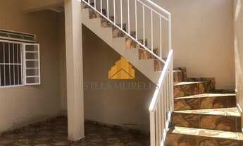 Imagem 3: Casa com dois quartos e varanda com uma linda vista