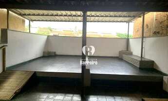 Imagem 2: Imóvel à Venda no Vista Alegre, Cabana, na Rua Independência, a principal rua do bairro