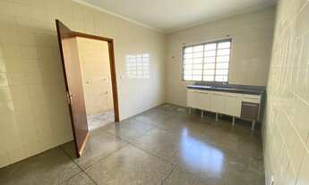 Imagem 2: Apartamento para aluguel tem 80 metros quadrados com 3 quartos em Centro - Bauru - SP