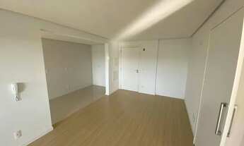 Imagem 5: Apartamento mobiliado de 2 dormitórios sendo 1 suíte, living com 2 ambientes, espera para