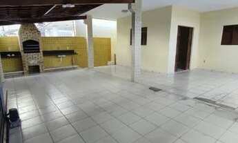 Imagem: Linda casa com piscina nos Bancários! Entre