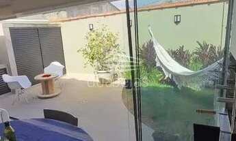 Imagem: Linda casa em condomínio