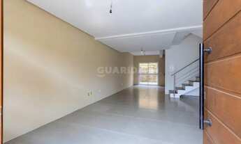 Imagem 3: Casa triplex de 3 dormitórios, sendo 1 suíte, no bairro Hípica